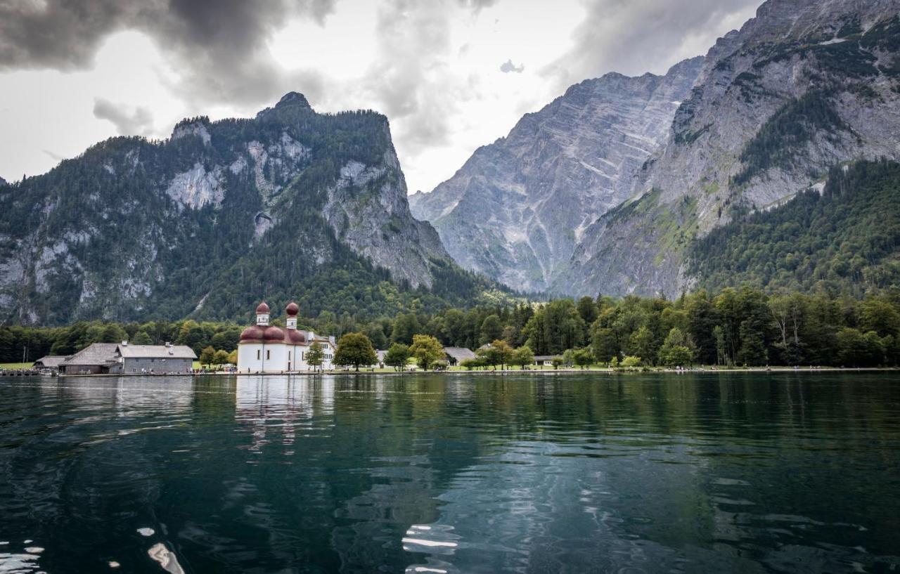 Home-Hotel Salzberg Berchtesgaden Exterior photo The lake and the Alps