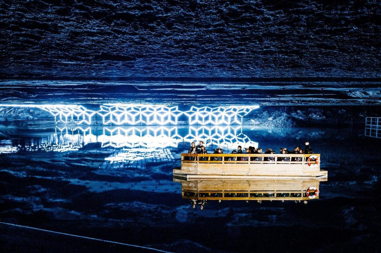 Home-Hotel Salzberg Berchtesgaden Exterior photo The illuminated bridge at night